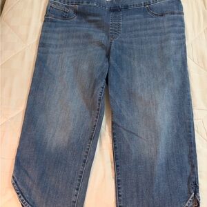 NWOT - never worn - Chico's Cropped Ankle Jeans in Medium Blue Wash - size 3